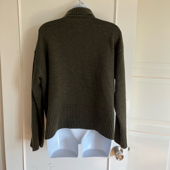 4th & Reckless Tanna
Roll Neck Jumper in Olive Green - Picture 7 of 14